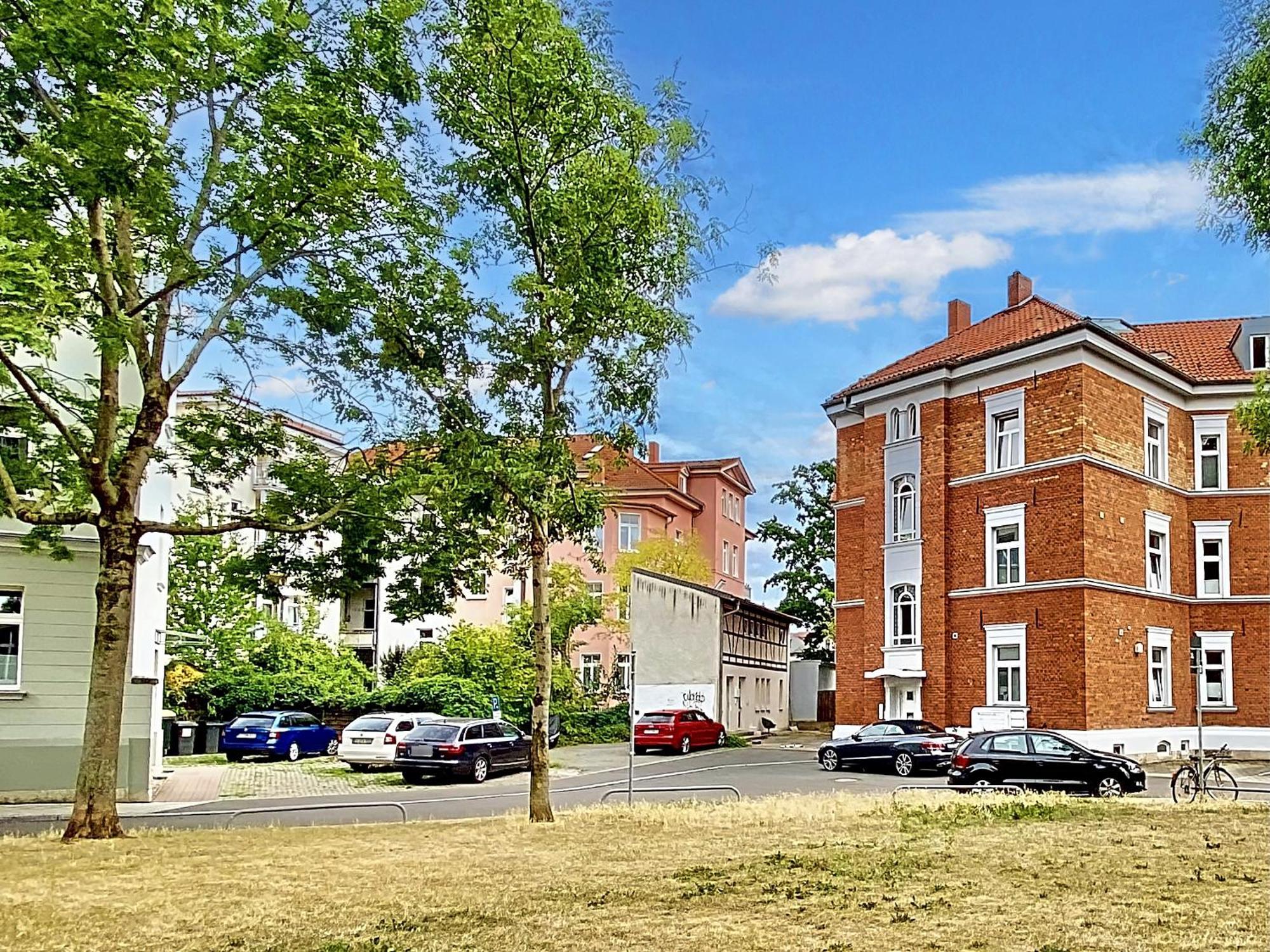 Remise Mit Kostenlosem Parkplatz Direkt Vor Der Tuer *